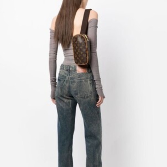 Louis Vuitton Gange Monogram Crossbody - Picture 4 of 16